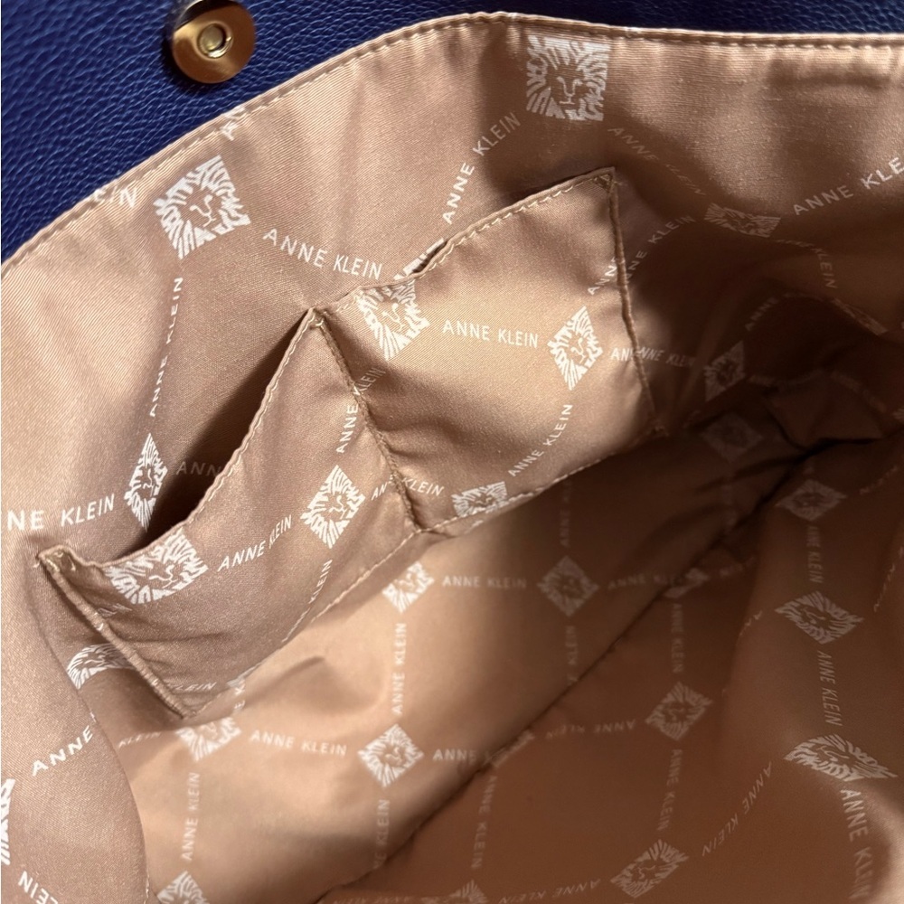 Anne Klein Navy and Brown Zippered Purse - Picture 10 of 11